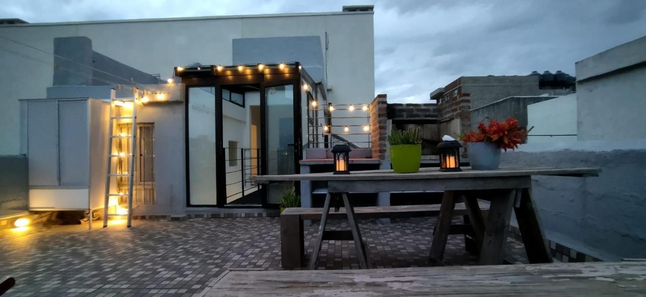 House With Large Terrace, Jacuzzi And Gated Parking For One Car Montevideu Exterior foto