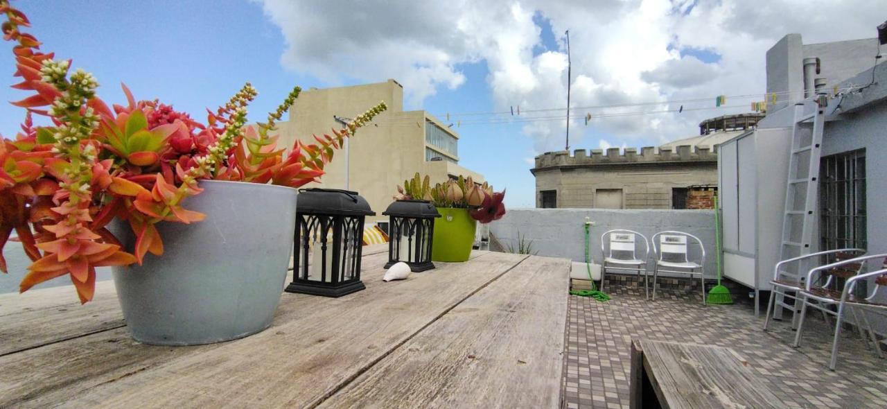 House With Large Terrace, Jacuzzi And Gated Parking For One Car Montevideu Exterior foto