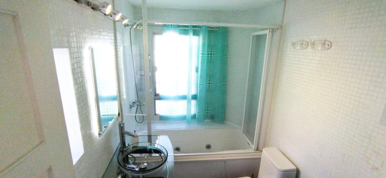House With Large Terrace, Jacuzzi And Gated Parking For One Car Montevideu Exterior foto